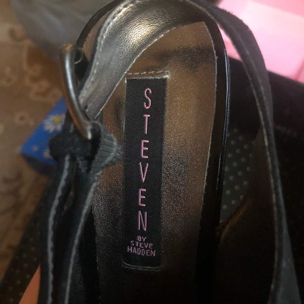Peep Toe Pumps - Picture 4 of 5